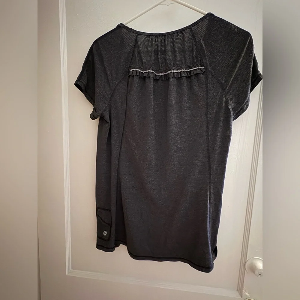 Lululemon Athletica Wild Short sleeve tech t shirt, size 8